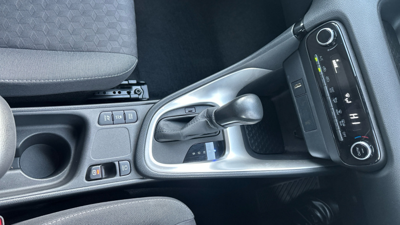 Toyota Yaris 1.5 Hybrid Design 5dr CVT Hybrid Hatchback